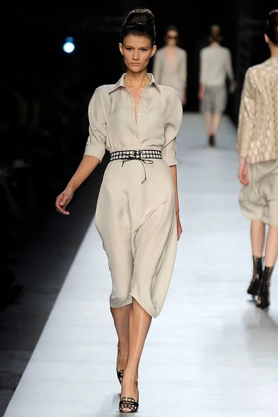 Look 22